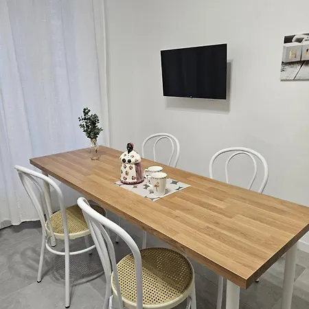 Casa Leoni Apartment *